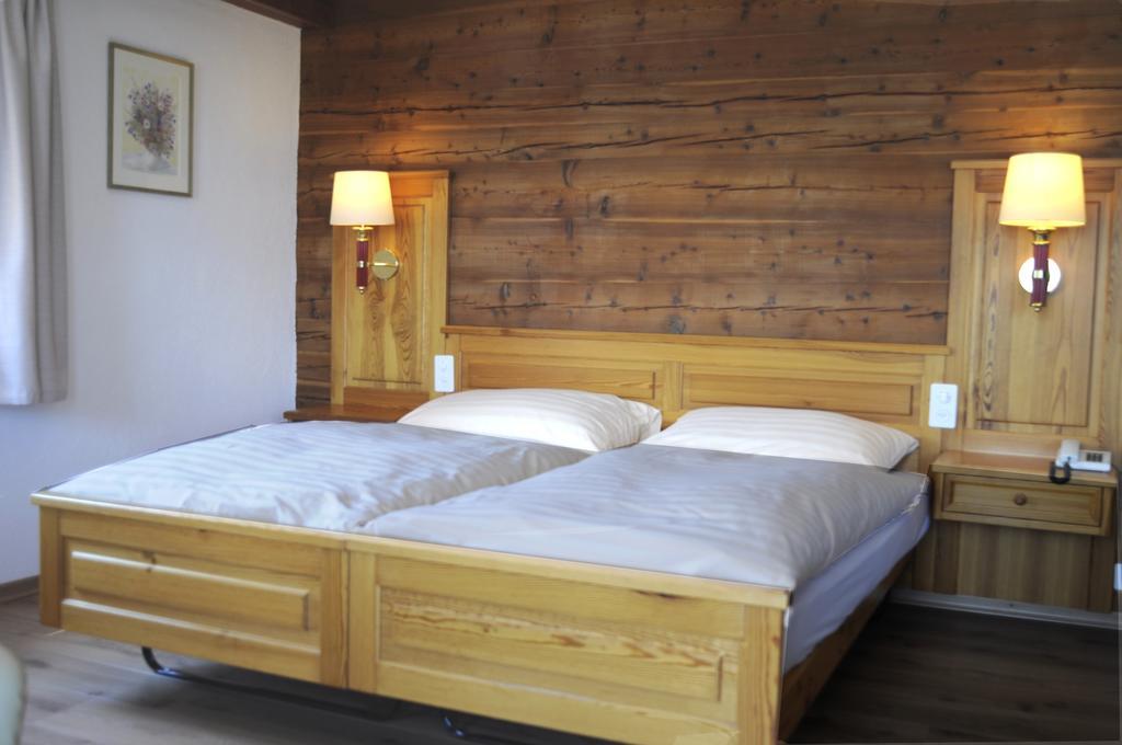 Hotel Alpenblick Zeneggen 객실 사진